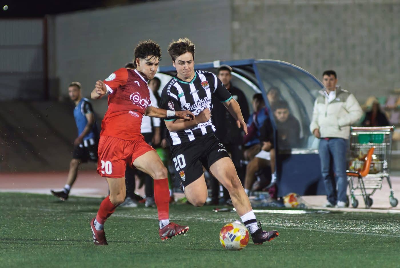 El Haro deja escapar el triunfo en los momentos finales ante la Oyonesa 6 El Haro deja escapar el triunfo en los momentos finales ante la Oyonesa 6