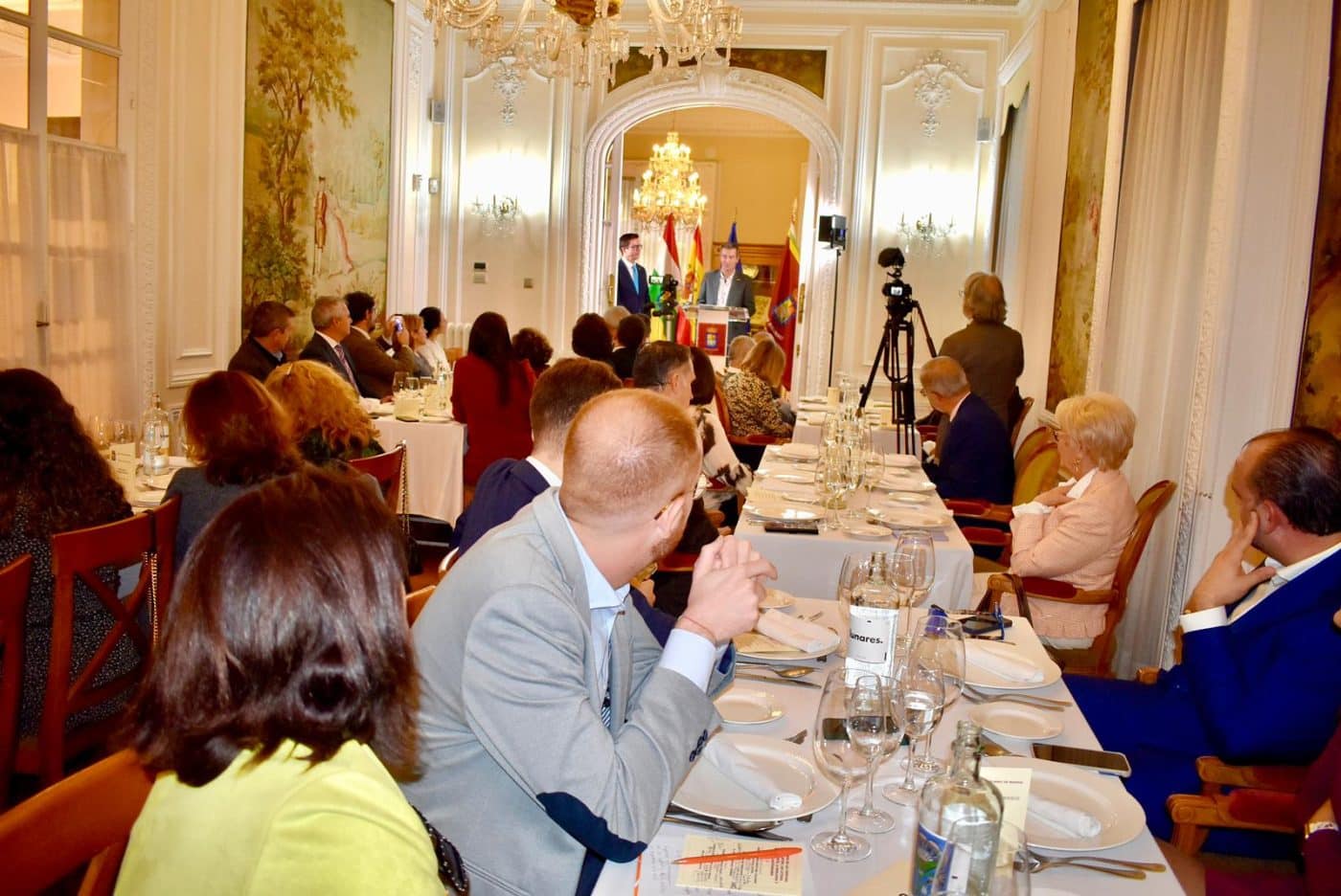 El Haro Rioja Vóley brilla también en Madrid: Premio al Deporte en las Fiestas de San Millán en un gran fin de semana 6 El Haro Rioja Vóley brilla también en Madrid: Premio al Deporte en las Fiestas de San Millán en un gran fin de semana 6