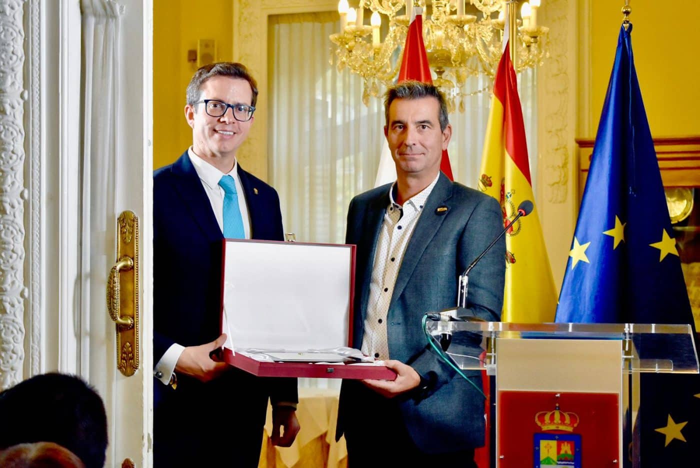 El Haro Rioja Vóley brilla también en Madrid: Premio al Deporte en las Fiestas de San Millán en un gran fin de semana 10 El Haro Rioja Vóley brilla también en Madrid: Premio al Deporte en las Fiestas de San Millán en un gran fin de semana 10
