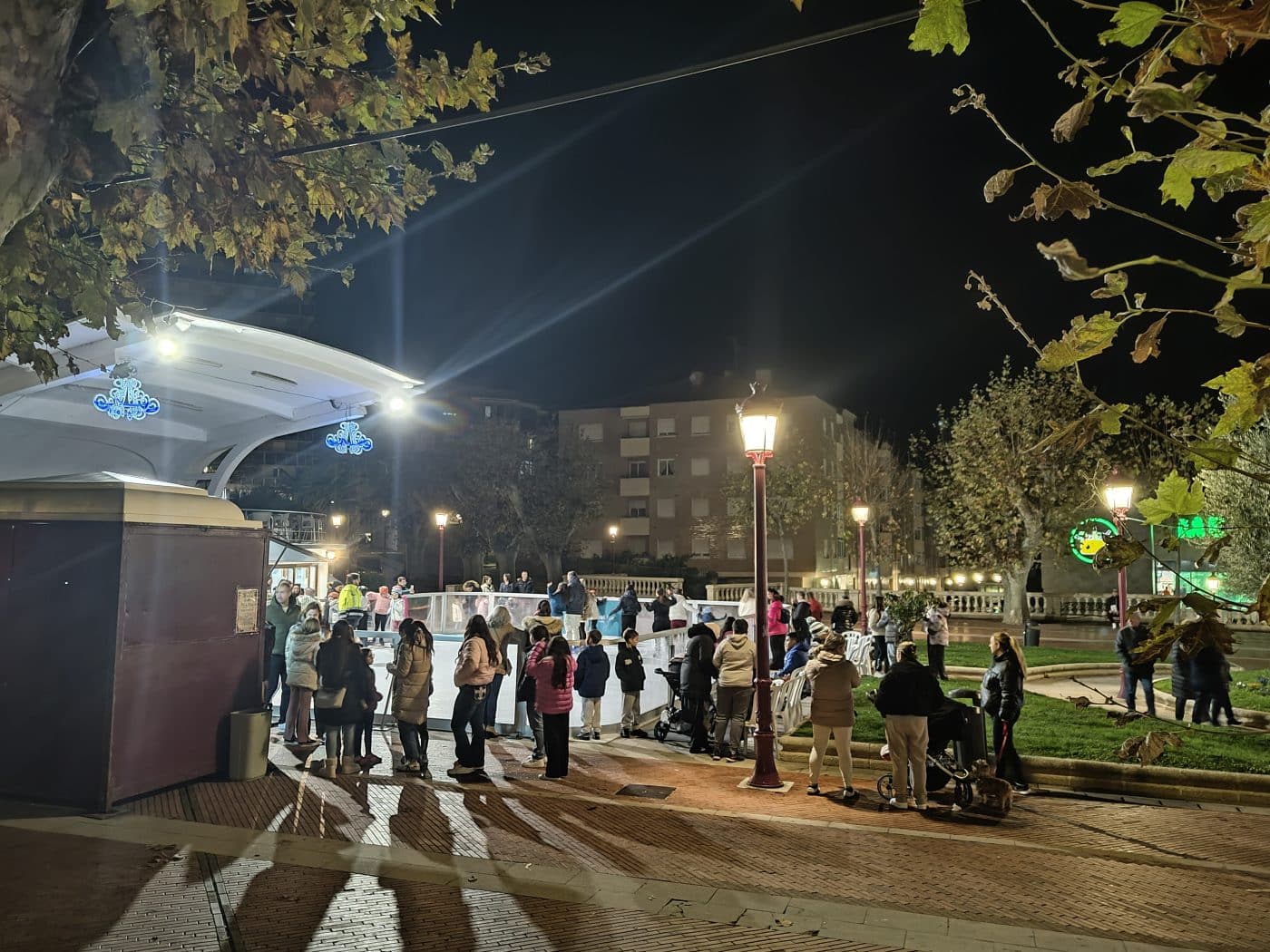 Haro estrena pista de hielo en los Jardines de la Vega 3