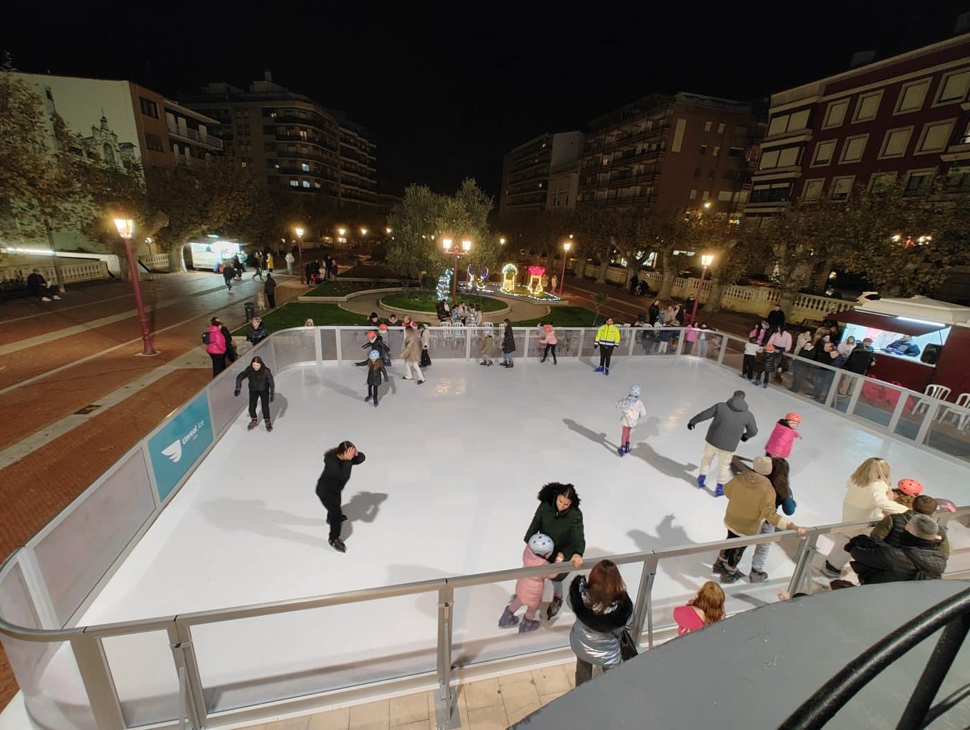 Haro estrena pista de hielo en los Jardines de la Vega 4