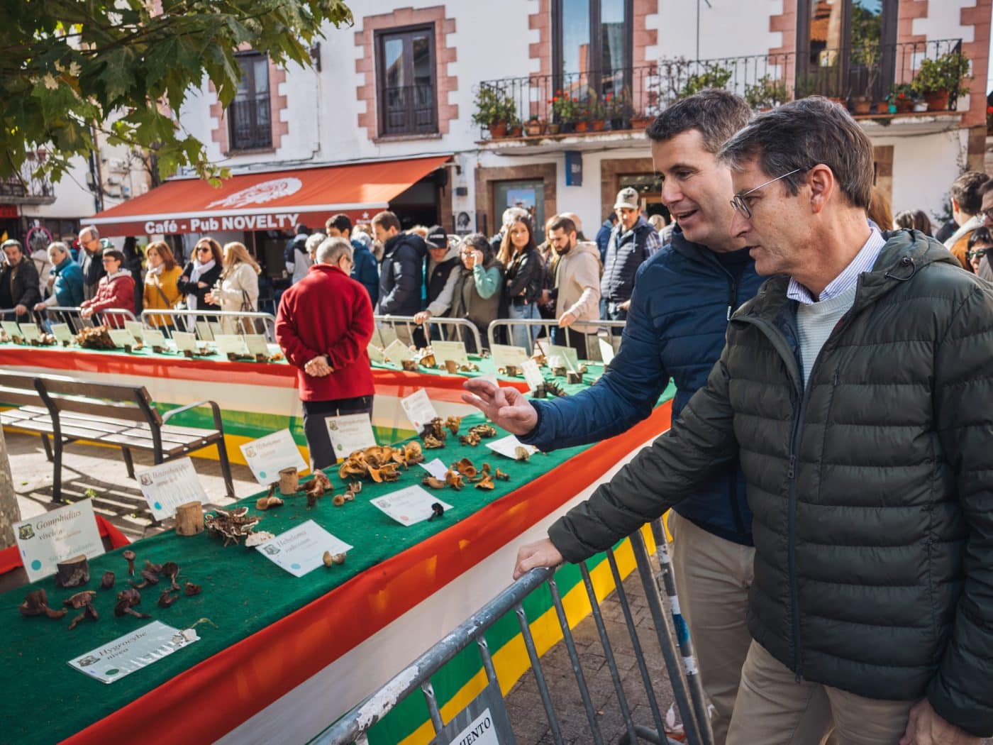 La afición por las setas vuelve a reunir a vecinos y visitantes en Ezcaray 11