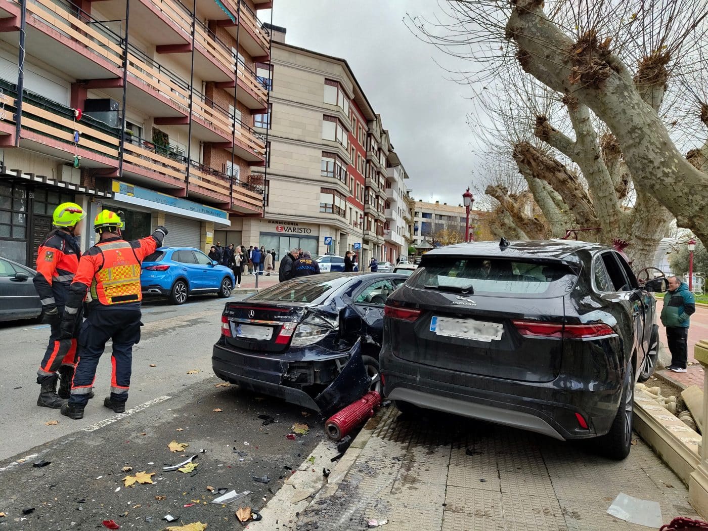Aparatoso accidente de tráfico en la calle de la Vega en Haro 9