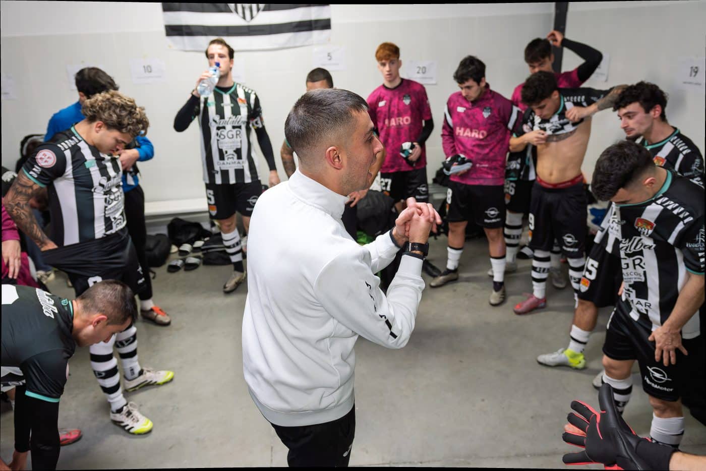 El Haro gana a la Peña Balsamaiso y se acerca al playoff 8 El Haro gana a la Peña Balsamaiso y se acerca al playoff 8