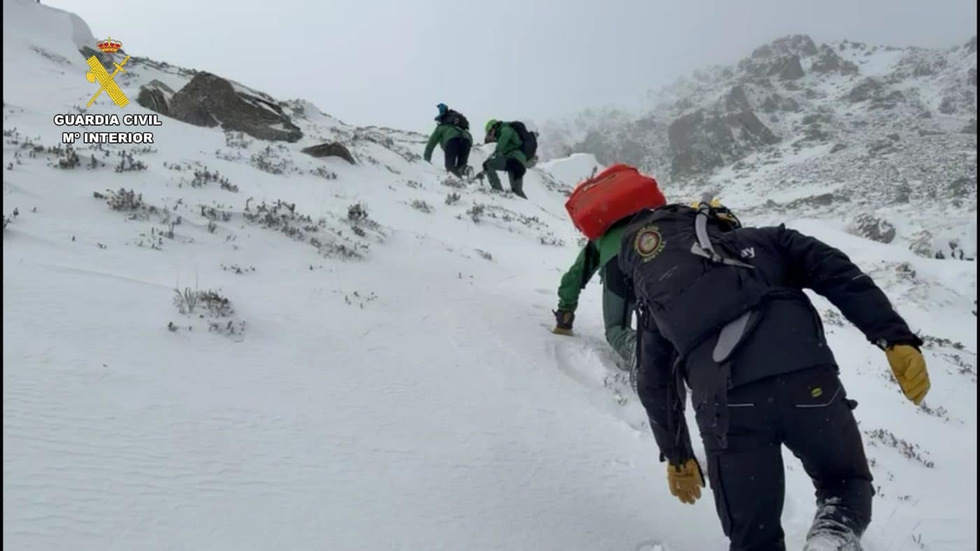 Dos montañeros de Haro son rescatados en el San Lorenzo tras ser arrastrados 200 metros por una avalancha de nieve 1