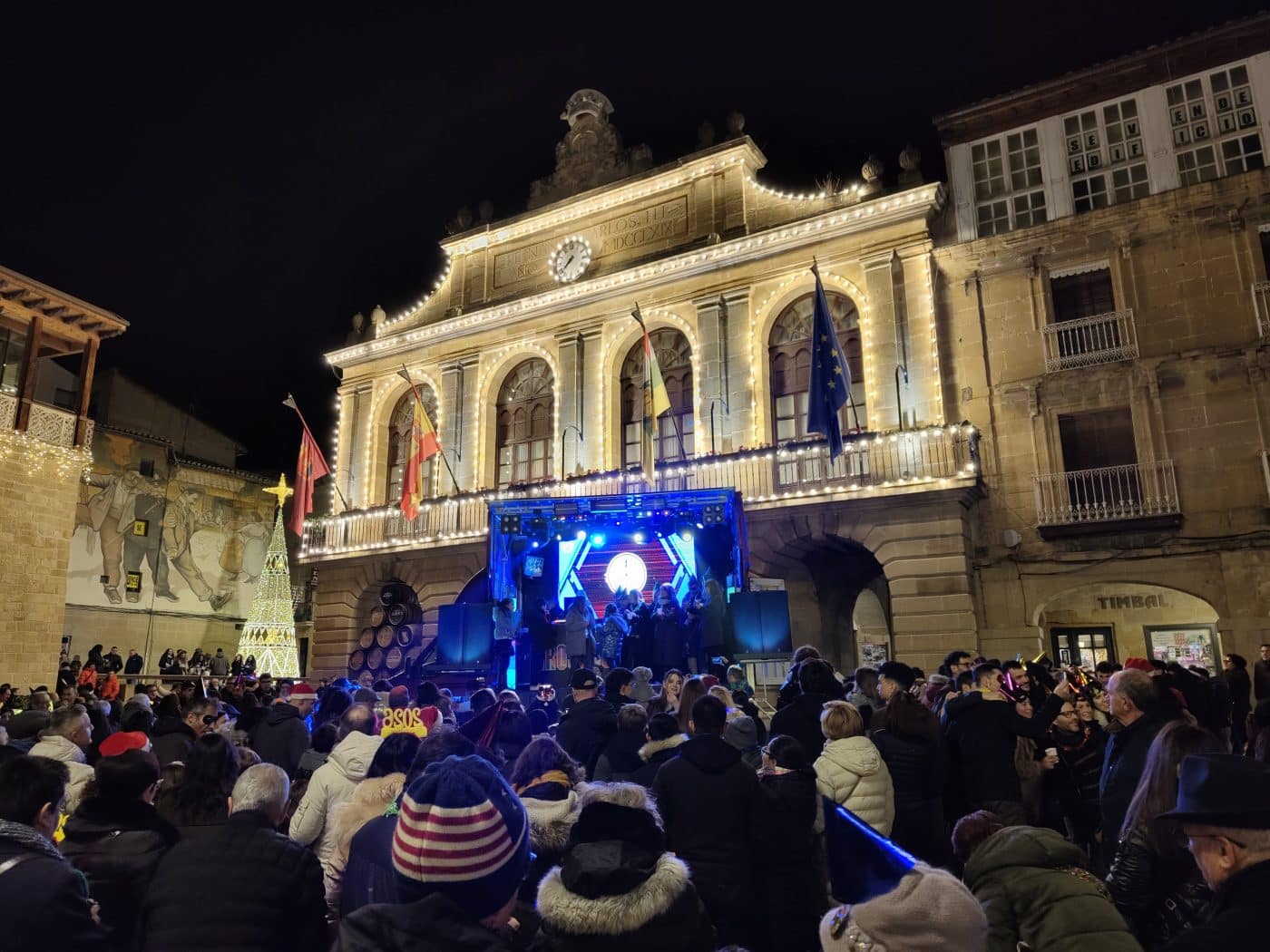 Haro adelantó las campanadas de fin de año con una tarde festiva en la plaza de la Paz 15 Haro adelantó las campanadas de fin de año con una tarde festiva en la plaza de la Paz 15