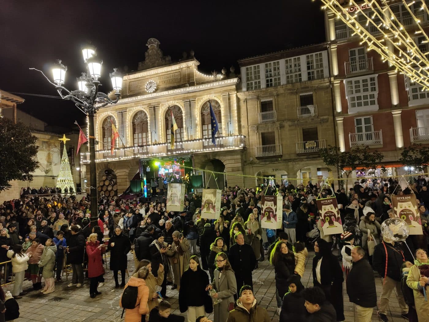 Haro adelantó las campanadas de fin de año con una tarde festiva en la plaza de la Paz 18 Haro adelantó las campanadas de fin de año con una tarde festiva en la plaza de la Paz 18