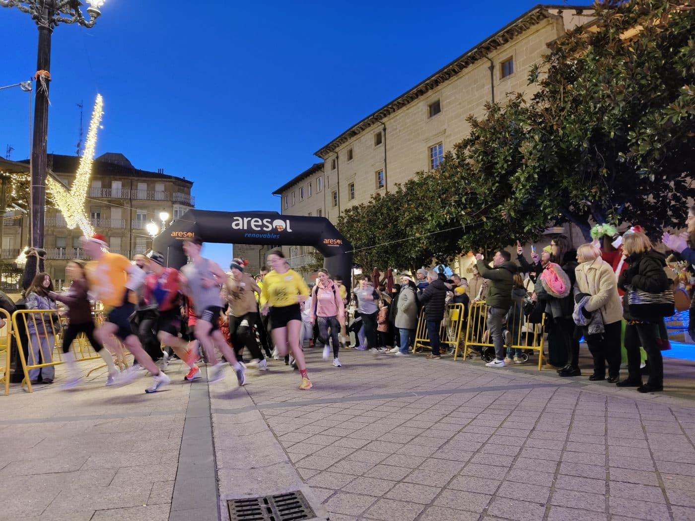 Haro adelantó las campanadas de fin de año con una tarde festiva en la plaza de la Paz 20 Haro adelantó las campanadas de fin de año con una tarde festiva en la plaza de la Paz 20