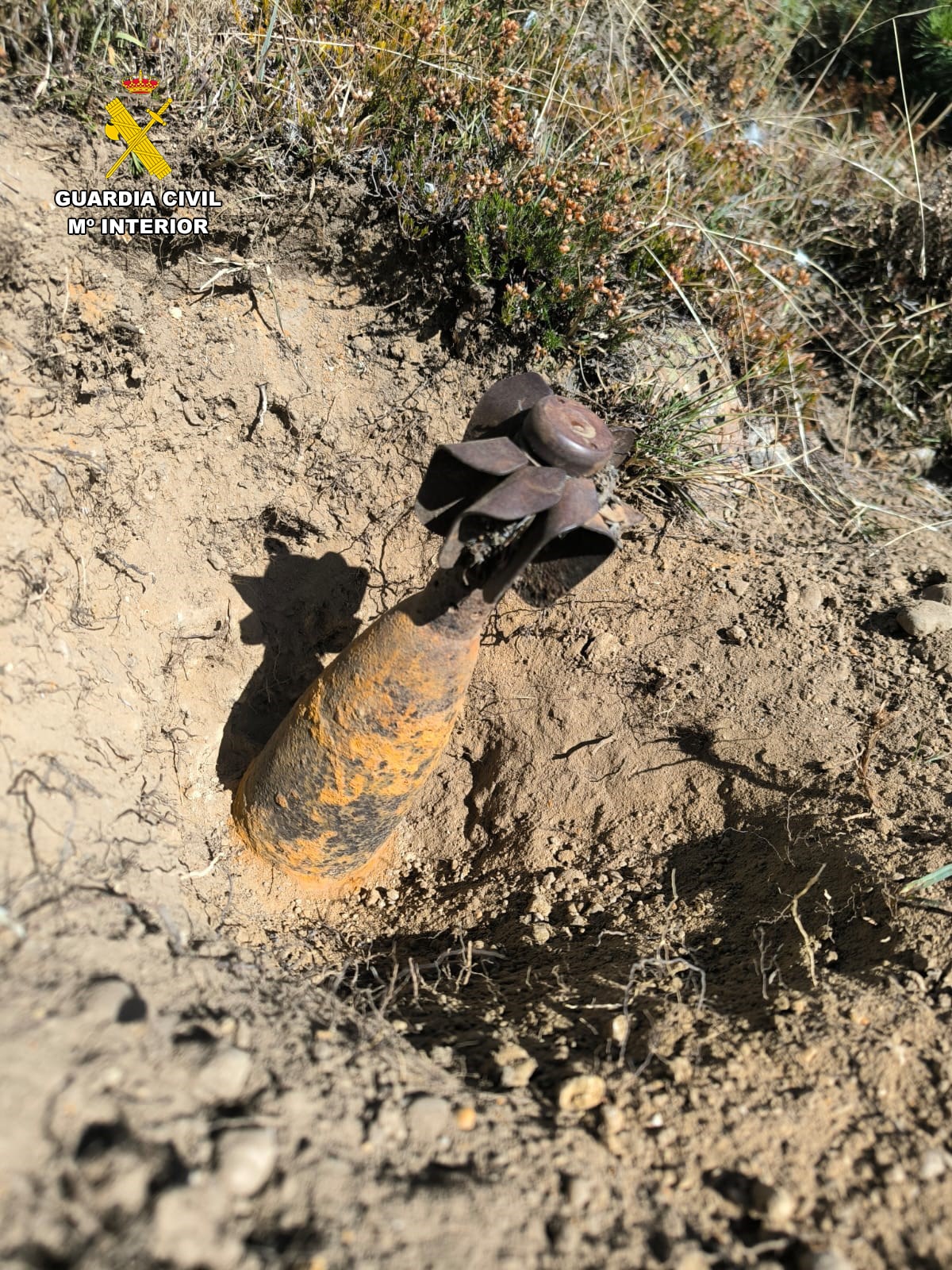 La Guardia Civil destruye una granada de mortero encontrada en Sierra Cebollera 4