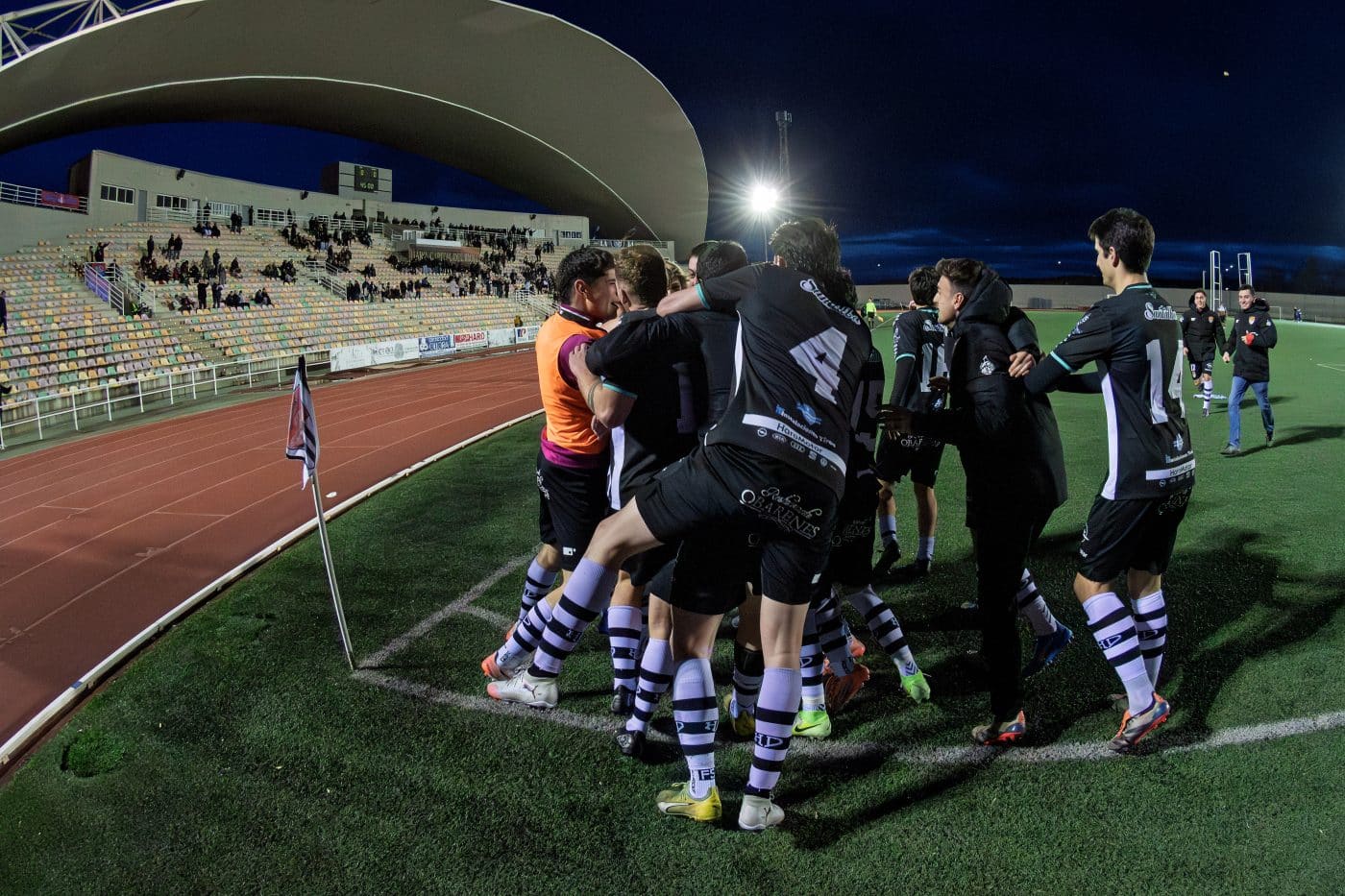 El Haro tumba al Calahorra con un golazo de Zunzunegui en el descuento 1