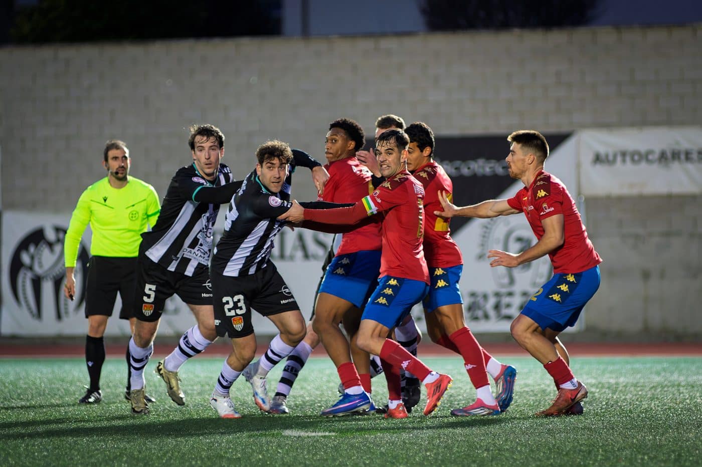 El Haro tumba al Calahorra con un golazo de Zunzunegui en el descuento 3