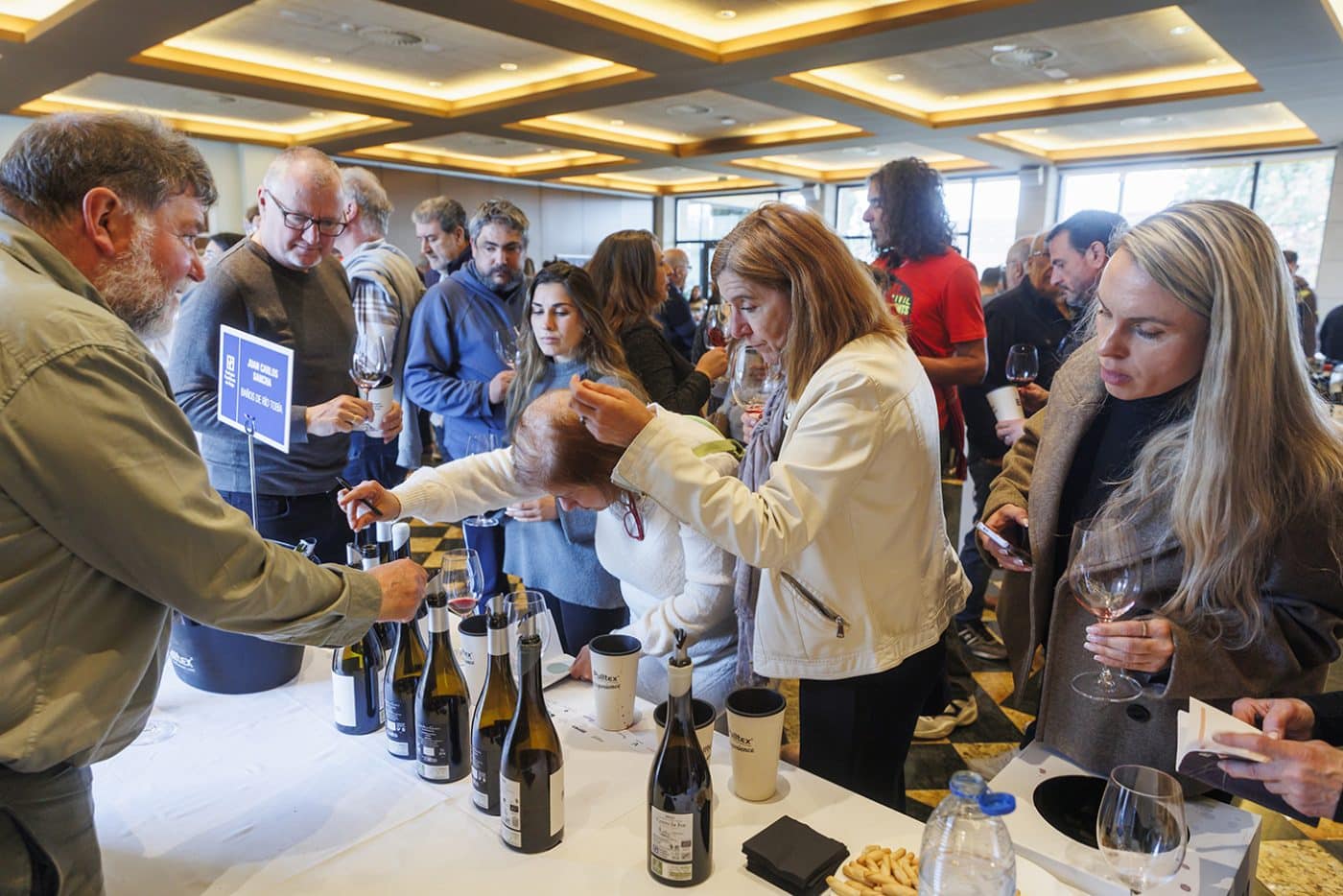 La gran fiesta de la añada 2025 de Bodegas Familiares corona a Francisco Javier Pozo como Mejor Sumiller de la Otra Rioja 1