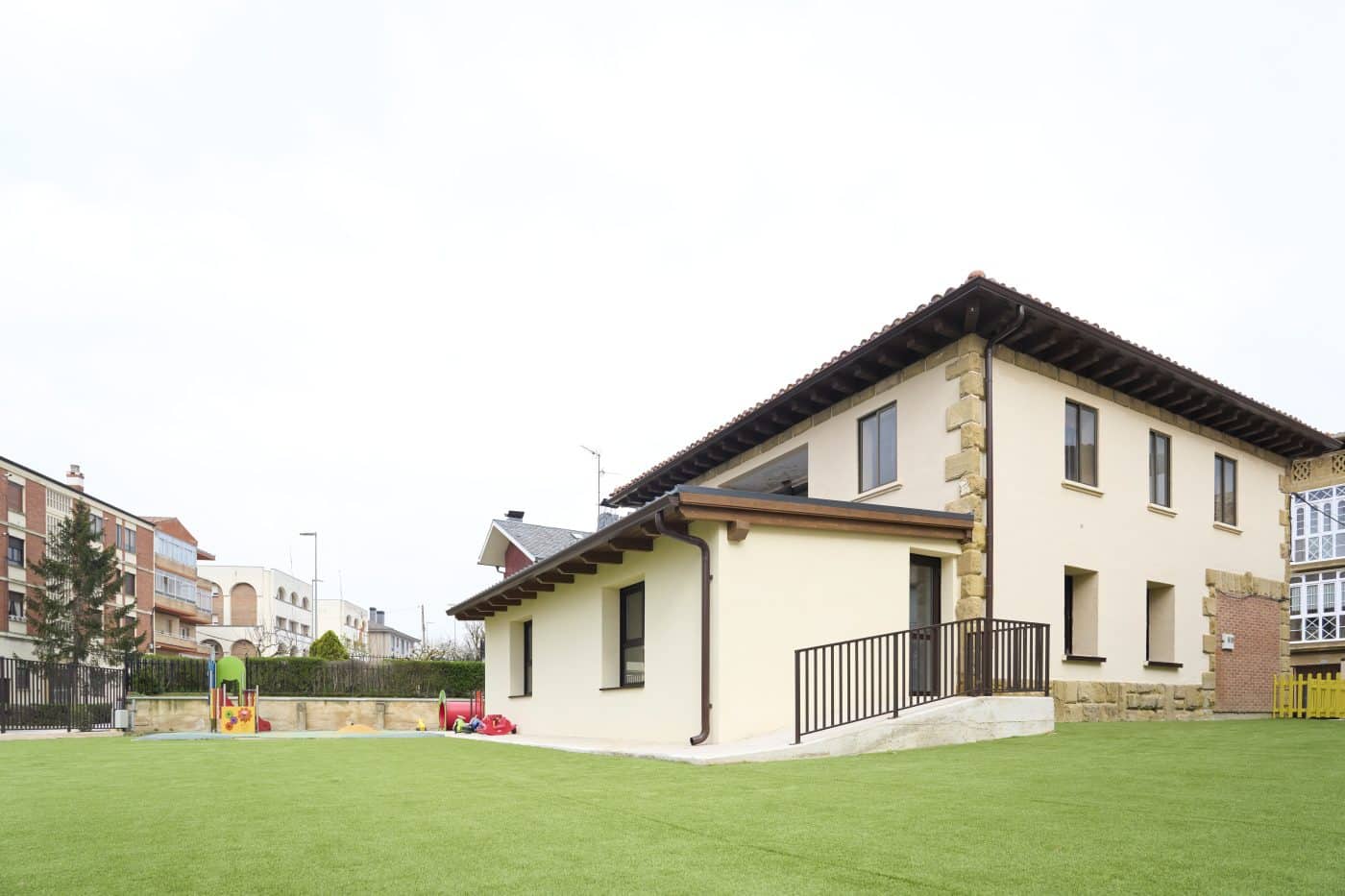 Labastida inaugura su nueva escuela infantil, que duplica las plazas disponibles para las familias del municipio 1