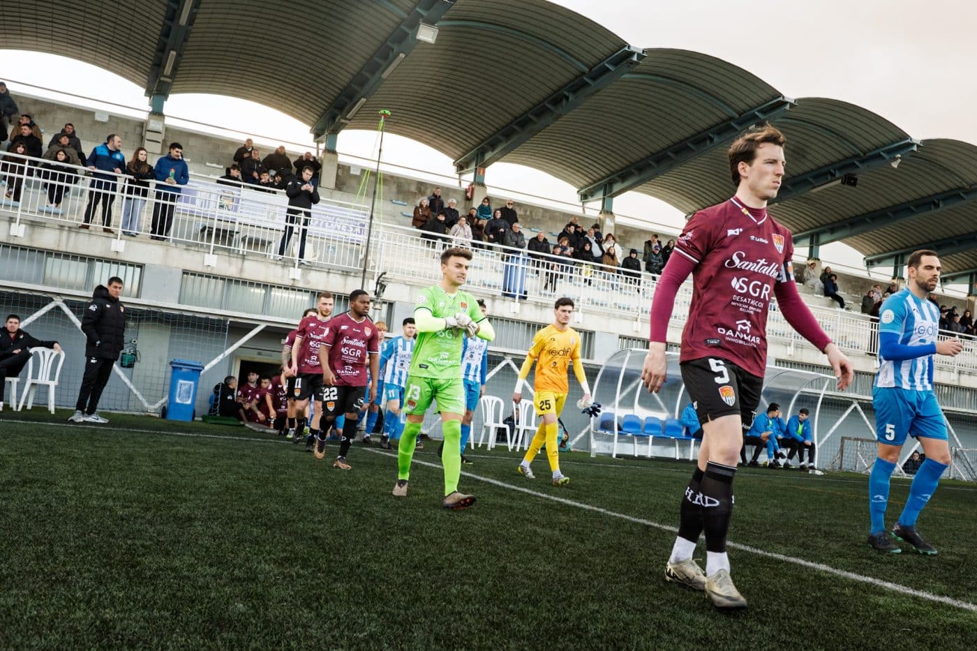 Un gol en los minutos finales deja al Haro sin premio en Oyón 14