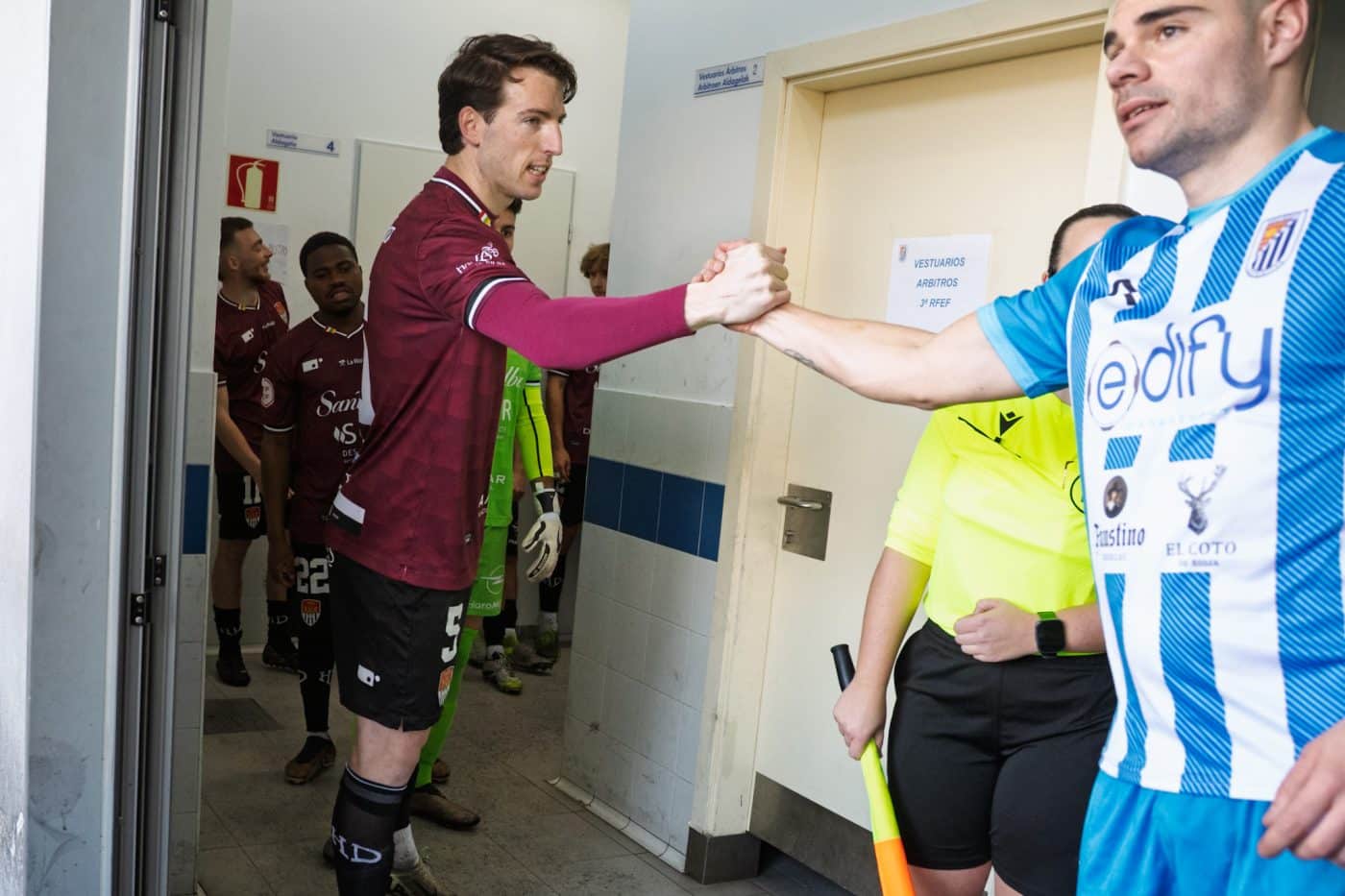 Un gol en los minutos finales deja al Haro sin premio en Oyón 12