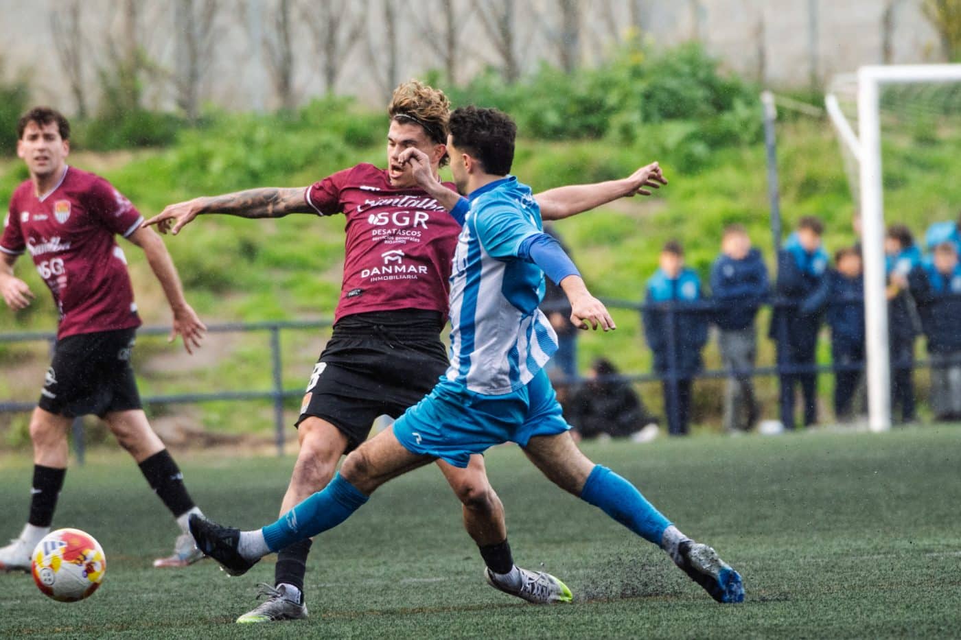 Un gol en los minutos finales deja al Haro sin premio en Oyón 9