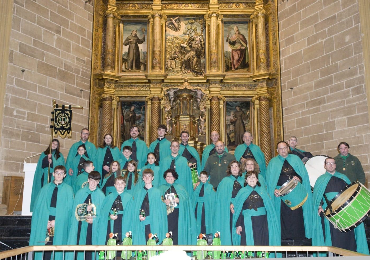 Homenaje en Santo Domingo de la Calzada a la Banda de Tambores y Cornetas de la Cofradía de la Vera Cruz 1