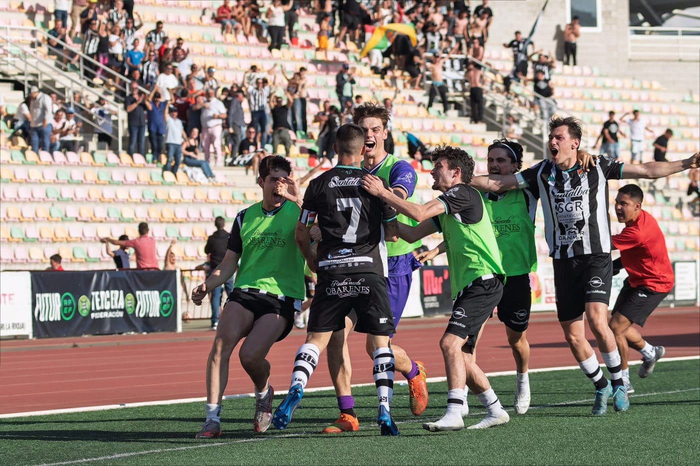 El Haro empata con el Varea y se queda a cinco puntos del playoff 6