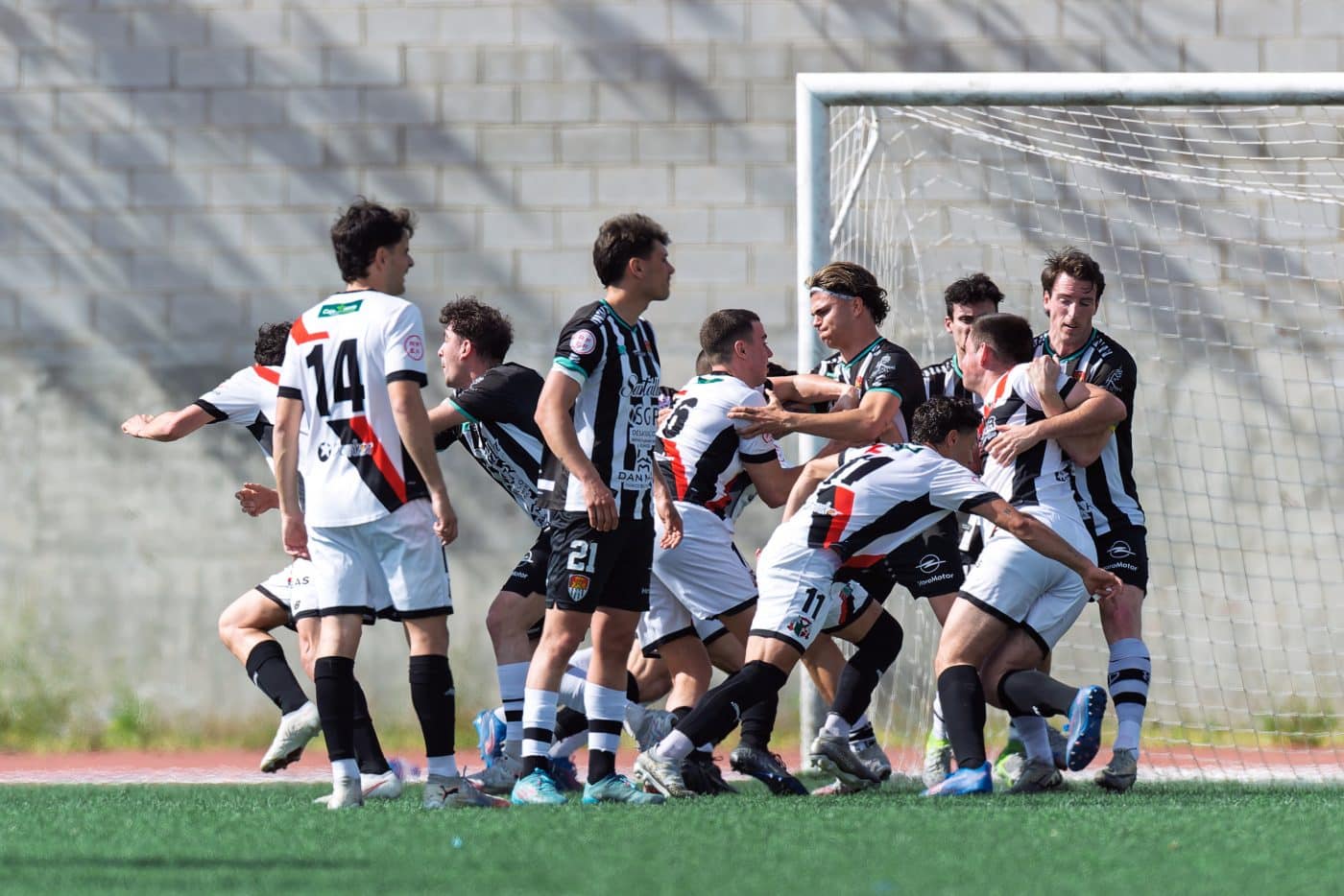 El Haro empata con el Varea y se queda a cinco puntos del playoff 13