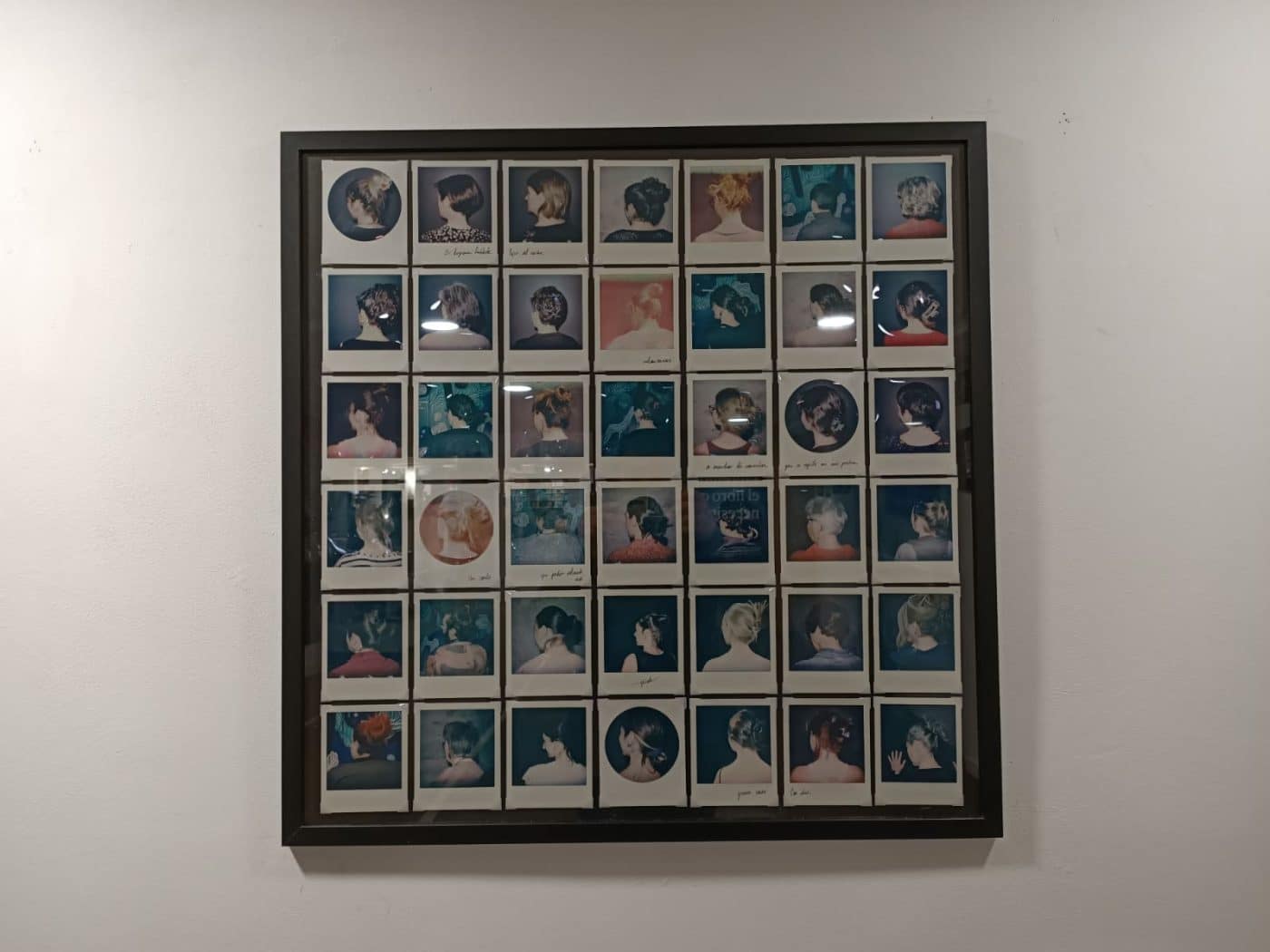 La poeta riojana Adriana Bañares lleva su universo visual a la Casa del Libro en Logroño 2