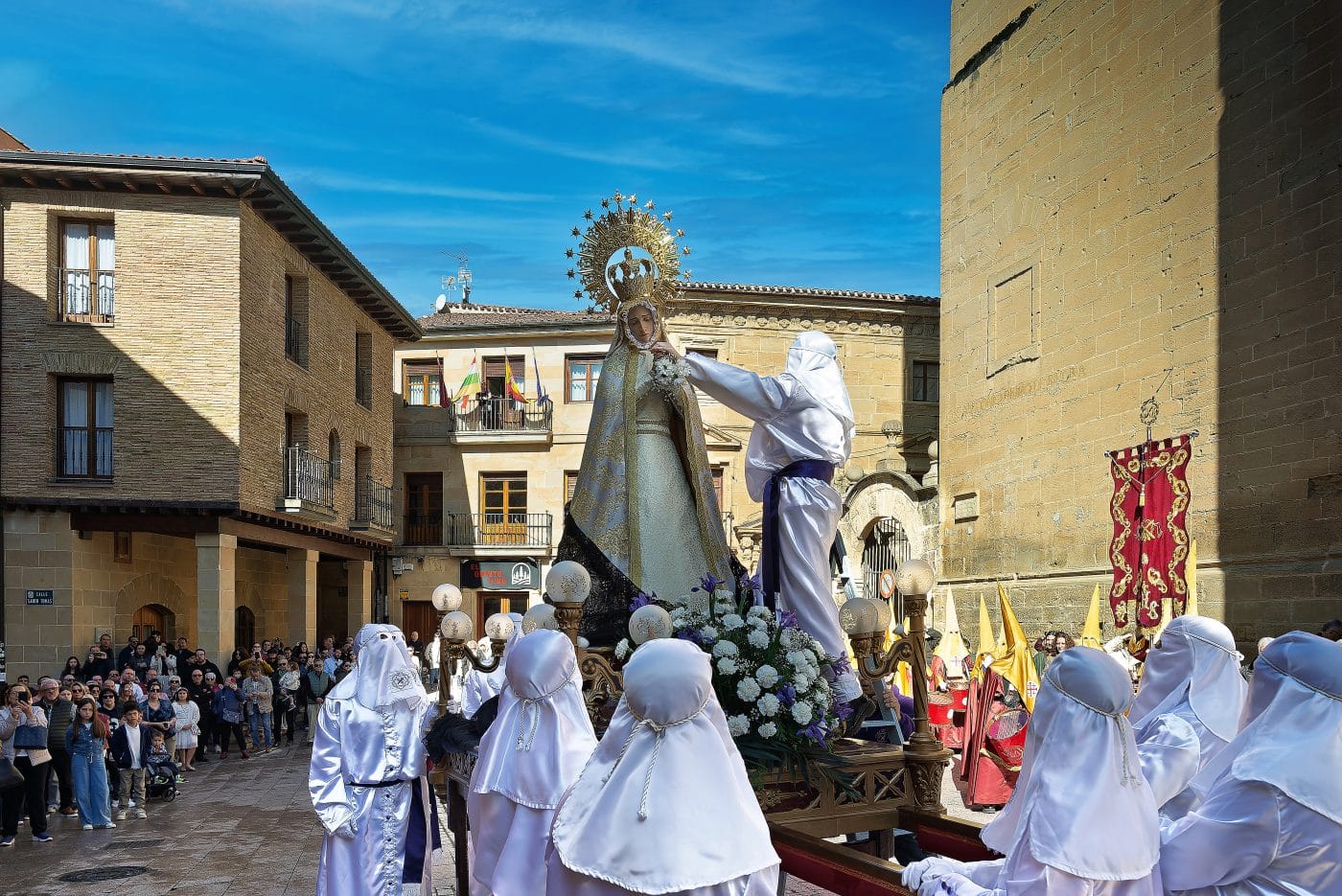 La procesión del Resucitado pone el broche final a la Semana Santa de Haro 7