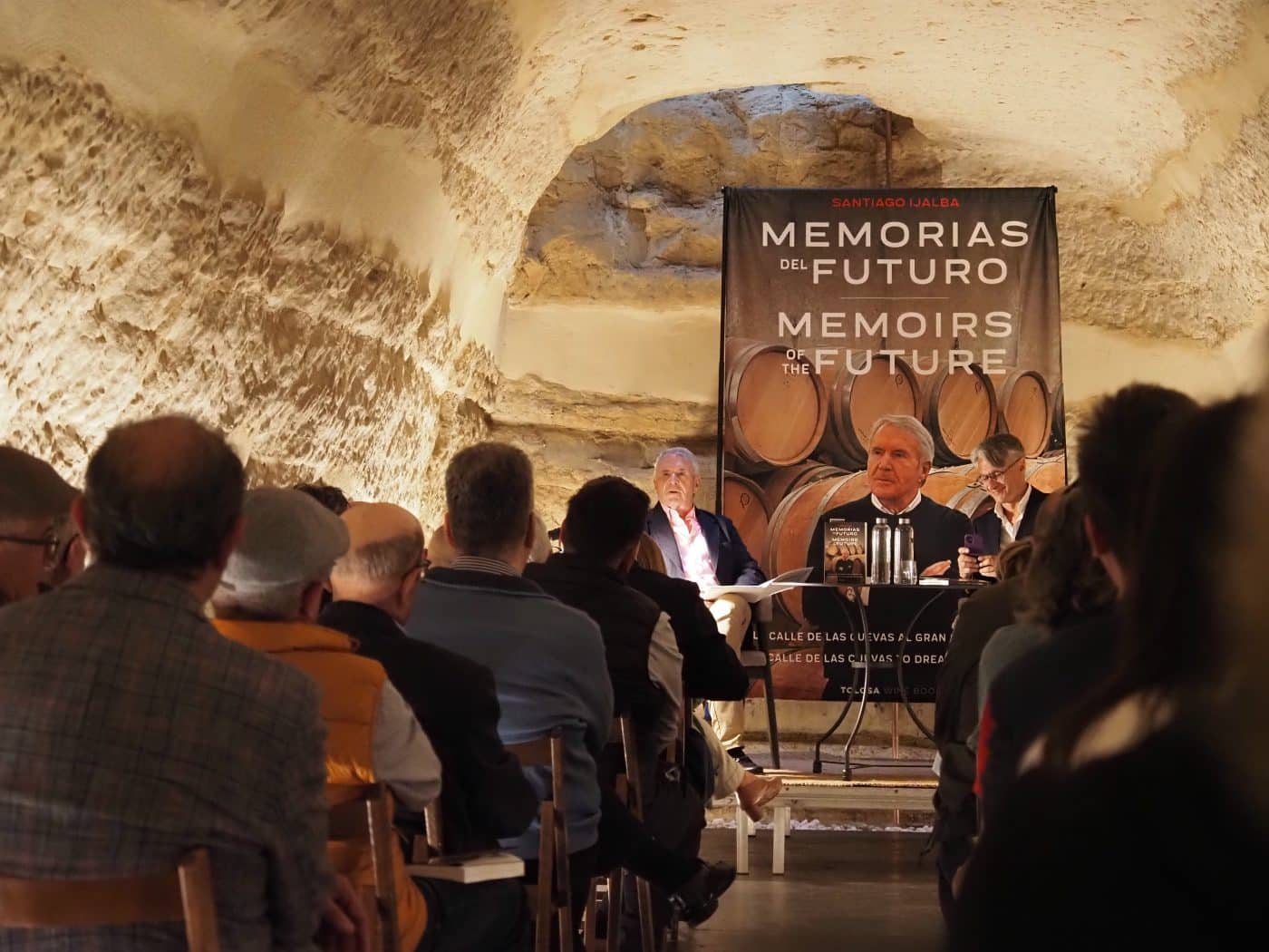 Santiago Ijalba reivindica el Barrio de las Cuevas de Haro en su libro 'Memorias del futuro' 1