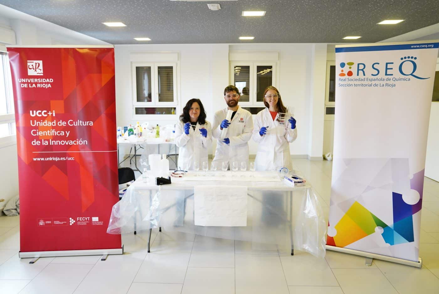 Manjarrés acerca la ciencia al medio rural con una nueva edición de ‘La química se mueve’ de la UR 2