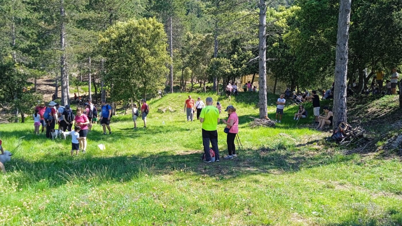Casi 400 personas participan en la chiqui-ruta 'La Rosa de los vientos' entre Ábalos y Peña la Rosa 3
