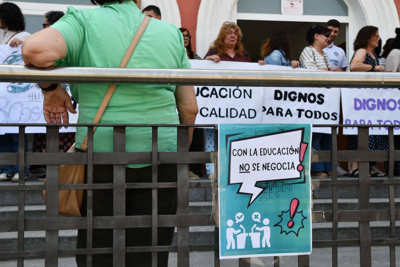 Concentración en el IES Manuel Bartolomé Cossío de Haro para exigir "espacios dignos" para el centro 21 Concentración en el IES Manuel Bartolomé Cossío de Haro para exigir "espacios dignos" para el centro 21
