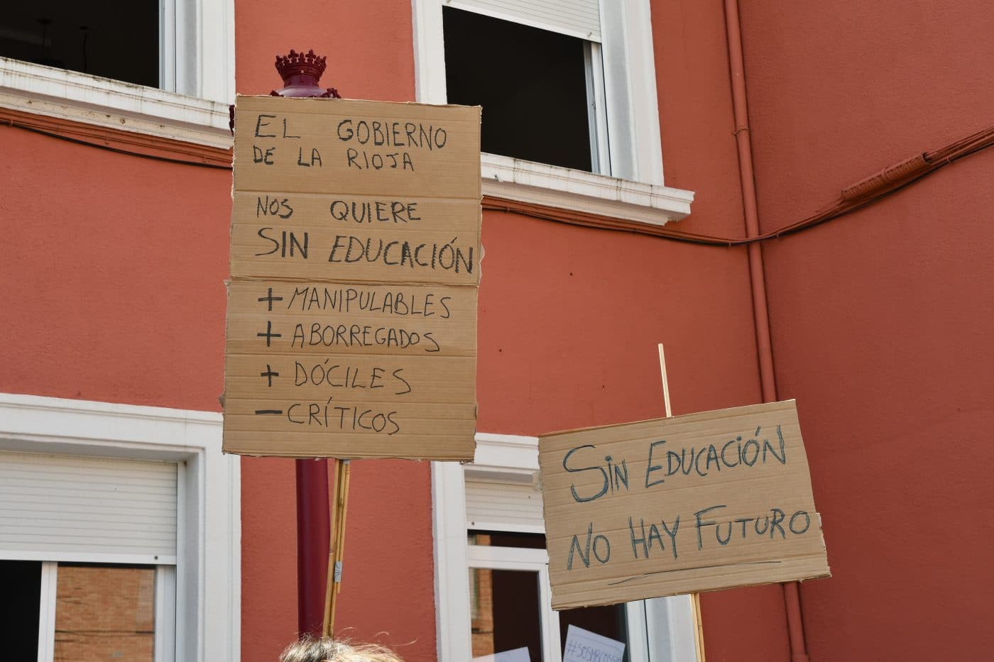 Concentración en el IES Manuel Bartolomé Cossío de Haro para exigir "espacios dignos" para el centro 11 Concentración en el IES Manuel Bartolomé Cossío de Haro para exigir "espacios dignos" para el centro 11
