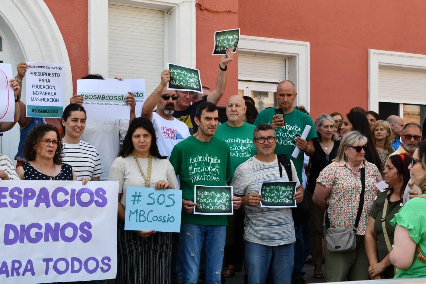 Concentración en el IES Manuel Bartolomé Cossío de Haro para exigir "espacios dignos" para el centro 8 Concentración en el IES Manuel Bartolomé Cossío de Haro para exigir "espacios dignos" para el centro 8
