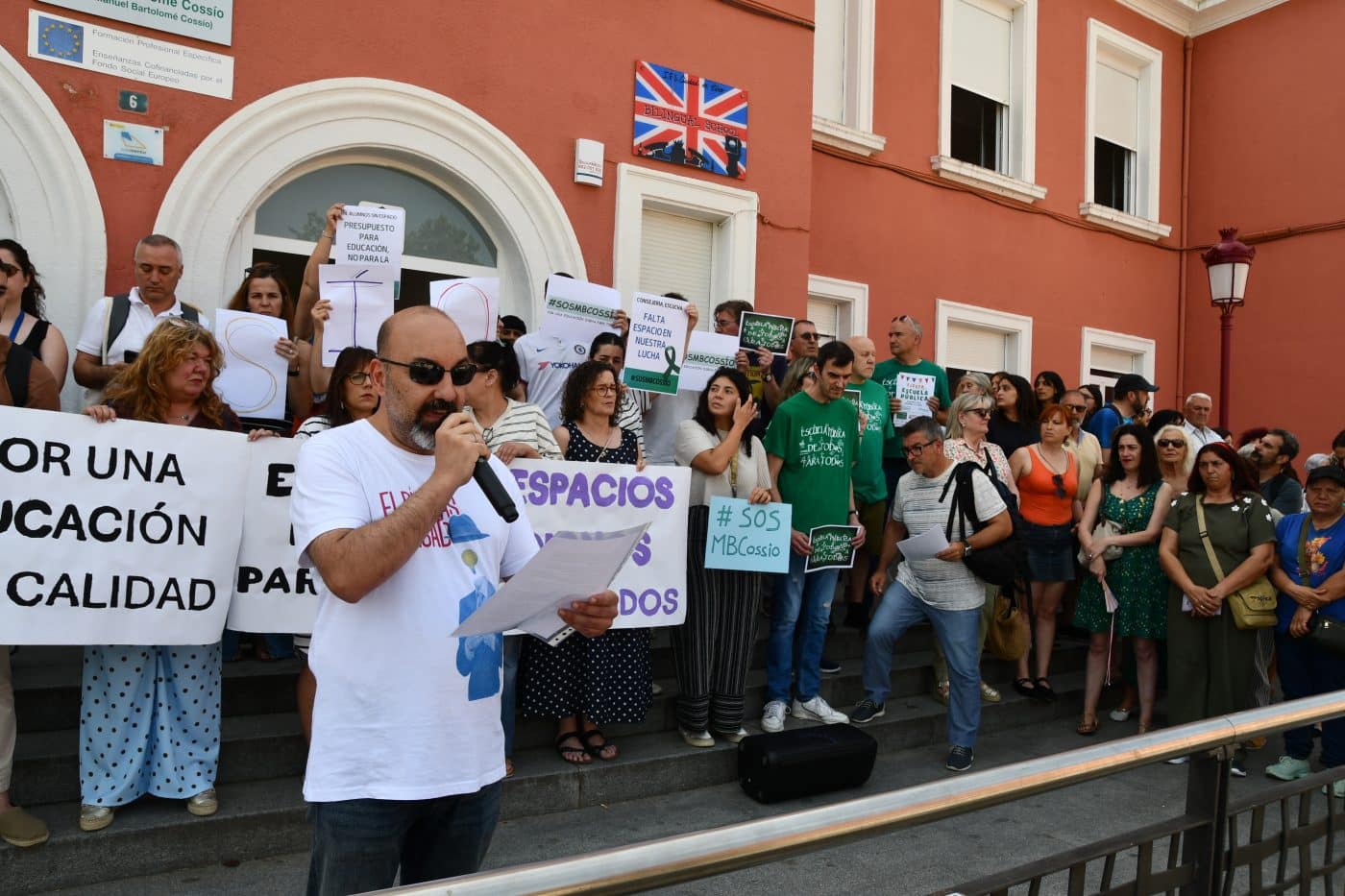 Concentración en el IES Manuel Bartolomé Cossío de Haro para exigir "espacios dignos" para el centro 7 Concentración en el IES Manuel Bartolomé Cossío de Haro para exigir "espacios dignos" para el centro 7