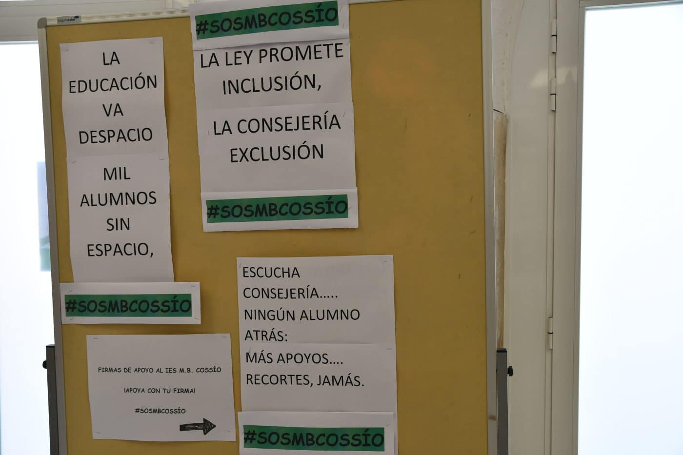 Concentración en el IES Manuel Bartolomé Cossío de Haro para exigir "espacios dignos" para el centro 30 Concentración en el IES Manuel Bartolomé Cossío de Haro para exigir "espacios dignos" para el centro 30