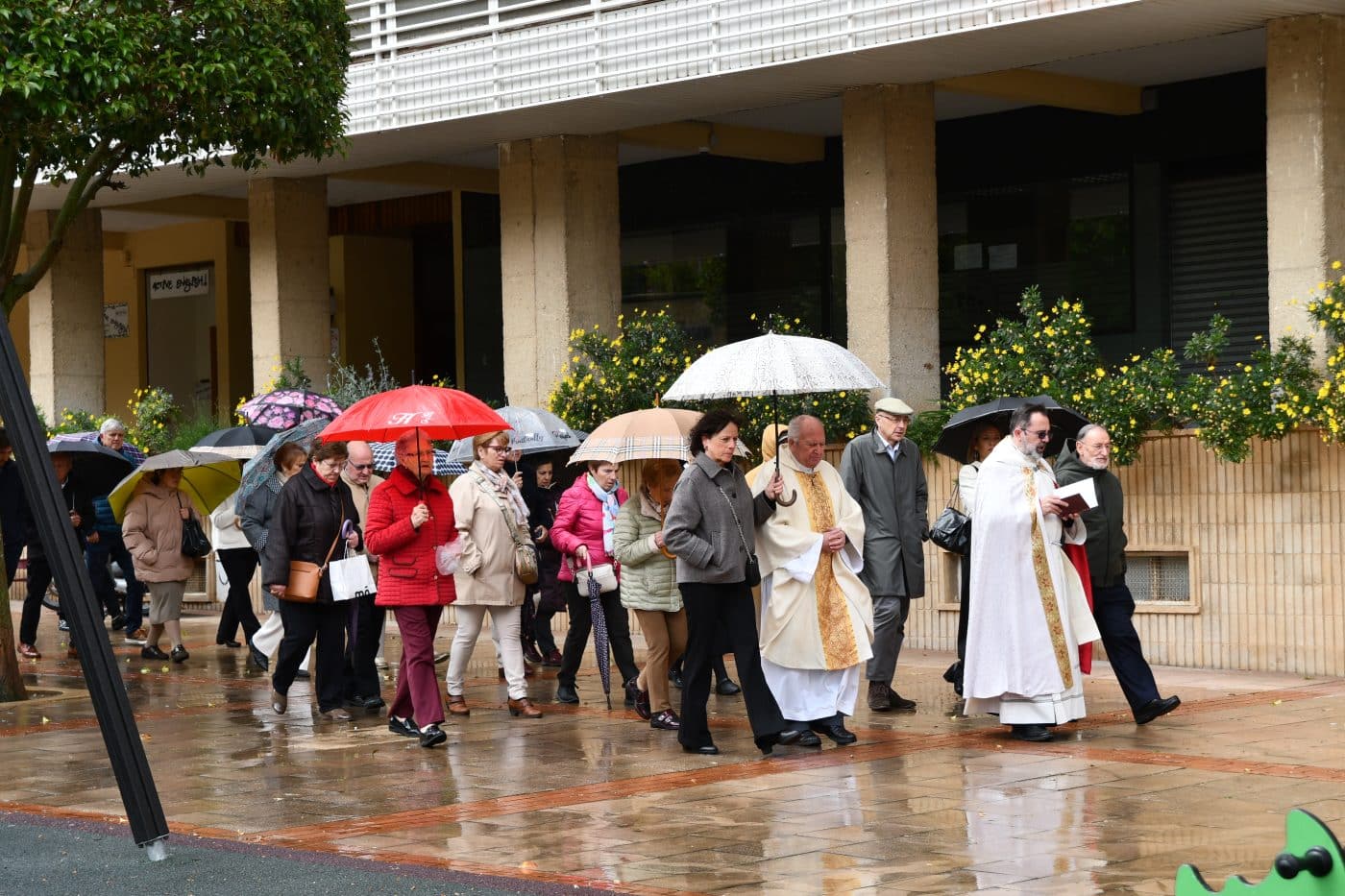Haro celebra la festividad de San Isidro bajo la lluvia 14