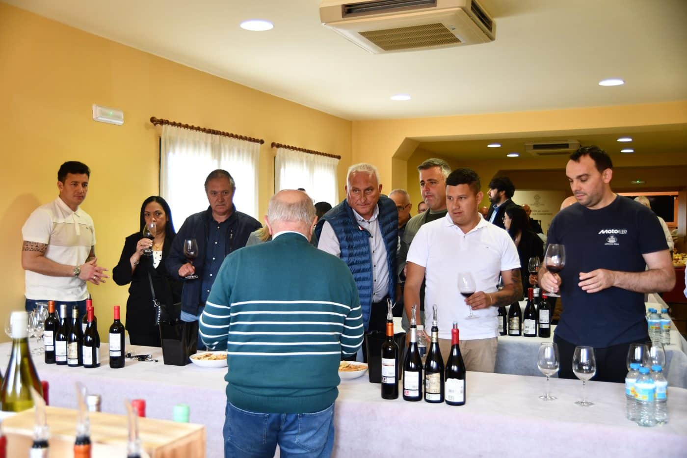 La Cooperativa Virgen de la Vega presenta su renovada imagen y sus nuevas añadas ante hosteleros y distribuidores 13