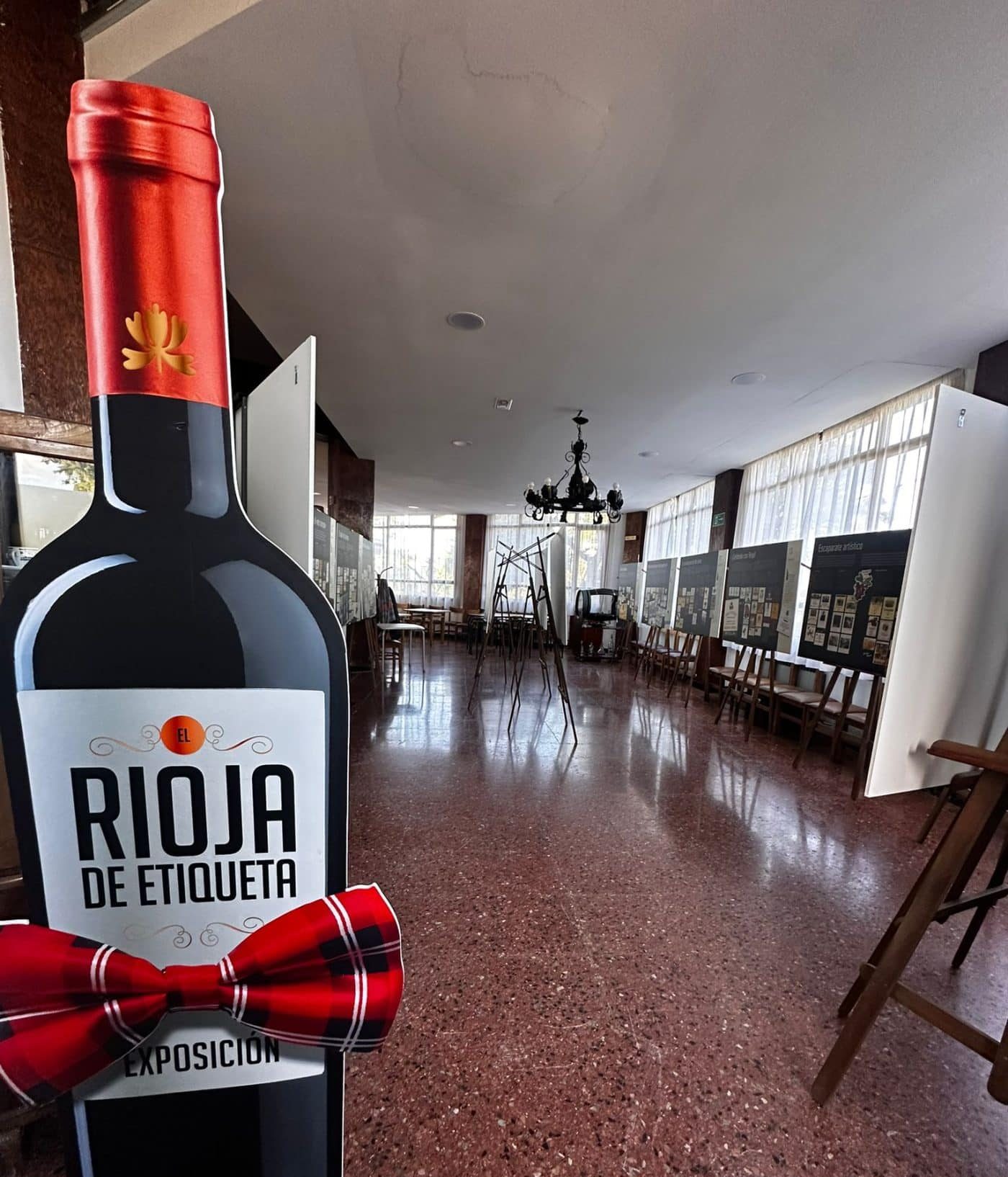 La exposición 'El Rioja de etiqueta' llega al Hotel Portal de La Rioja de Briñas 1