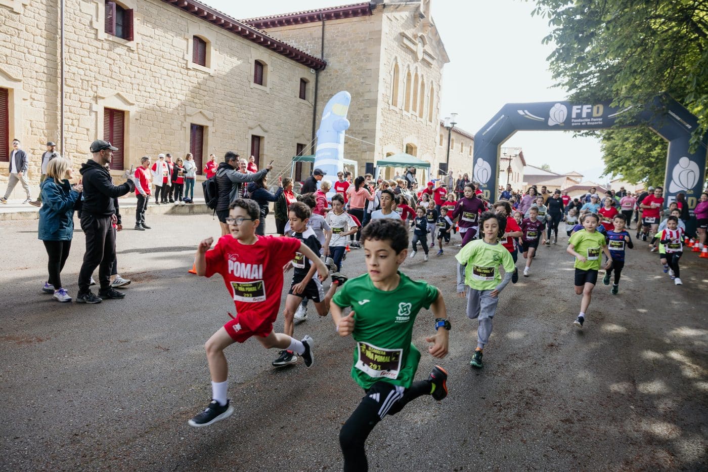 La III Carrera Solidaria Viña Pomal bate récord en Haro: más de 700 participantes y 3.000 euros recaudados para FARO 9 La III Carrera Solidaria Viña Pomal bate récord en Haro: más de 700 participantes y 3.000 euros recaudados para FARO 9