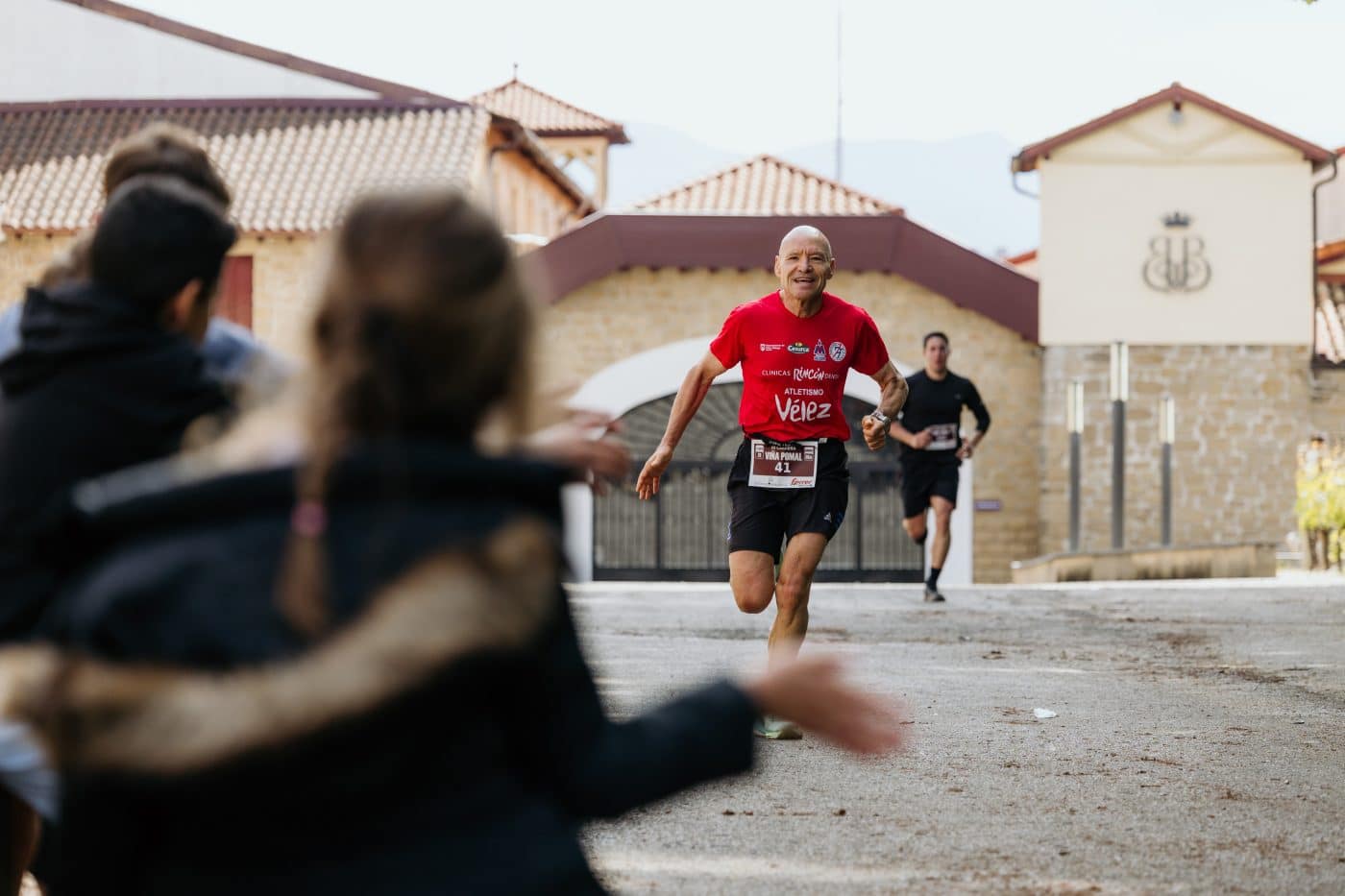 La III Carrera Solidaria Viña Pomal bate récord en Haro: más de 700 participantes y 3.000 euros recaudados para FARO 18 La III Carrera Solidaria Viña Pomal bate récord en Haro: más de 700 participantes y 3.000 euros recaudados para FARO 18