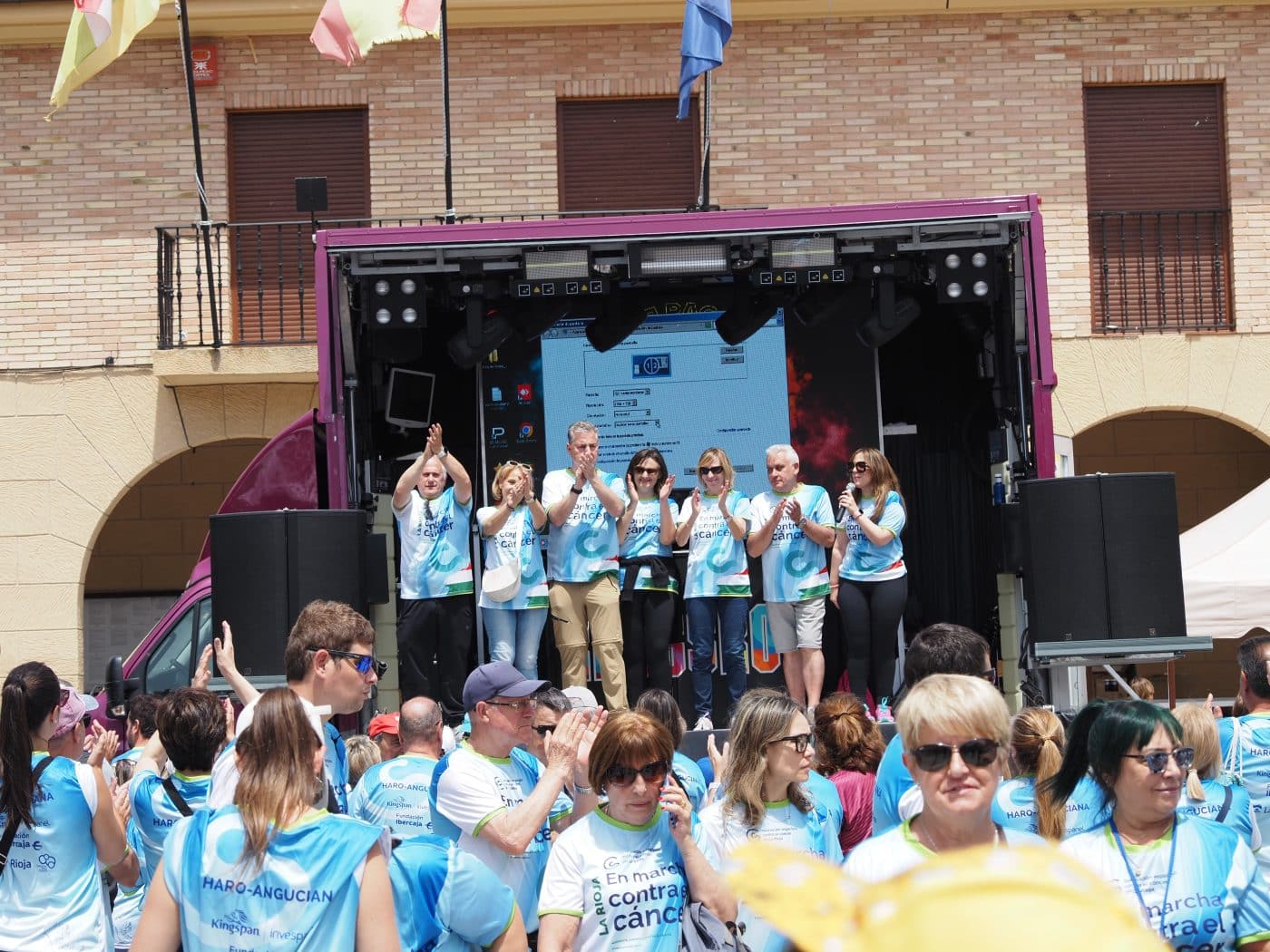 La III Marcha contra el Cáncer Haro-Anguciana bate récords con 1.550 participantes 40 La III Marcha contra el Cáncer Haro-Anguciana bate récords con 1.550 participantes 40