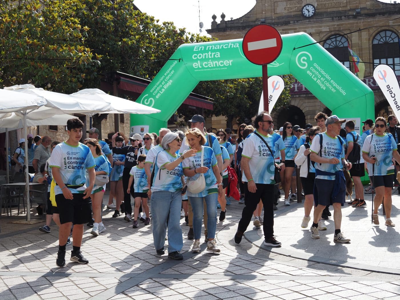 La III Marcha contra el Cáncer Haro-Anguciana bate récords con 1.550 participantes 41 La III Marcha contra el Cáncer Haro-Anguciana bate récords con 1.550 participantes 41