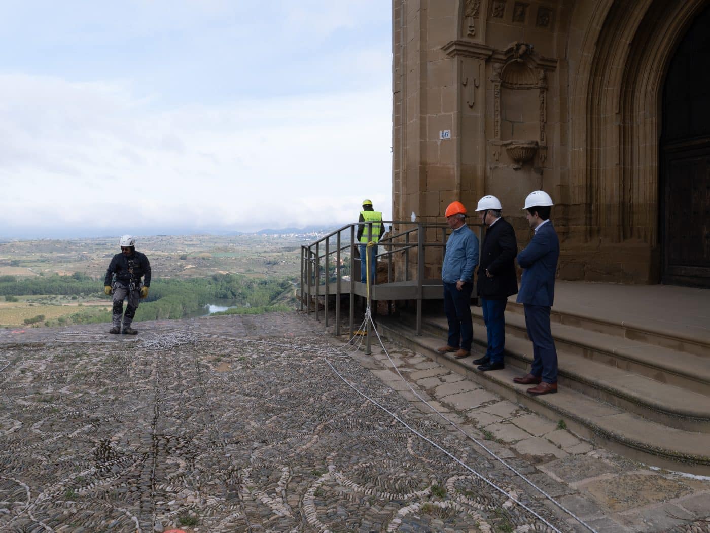 La Rioja movilizará los "fondos necesarios" para recuperar el patrimonio tras el derrumbe en San Vicente de la Sonsierra 3