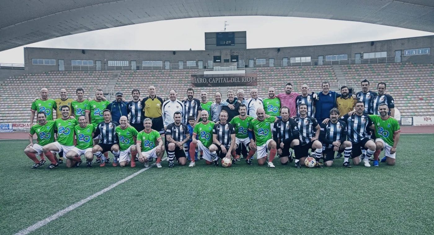 Los veteranos del Haro Deportivo y Umore Ona de Usánsolo firman tablas en el Luis de la Fuente 3