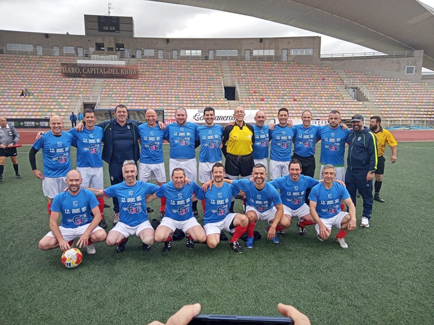 Los veteranos del Haro Deportivo y Umore Ona de Usánsolo firman tablas en el Luis de la Fuente 2