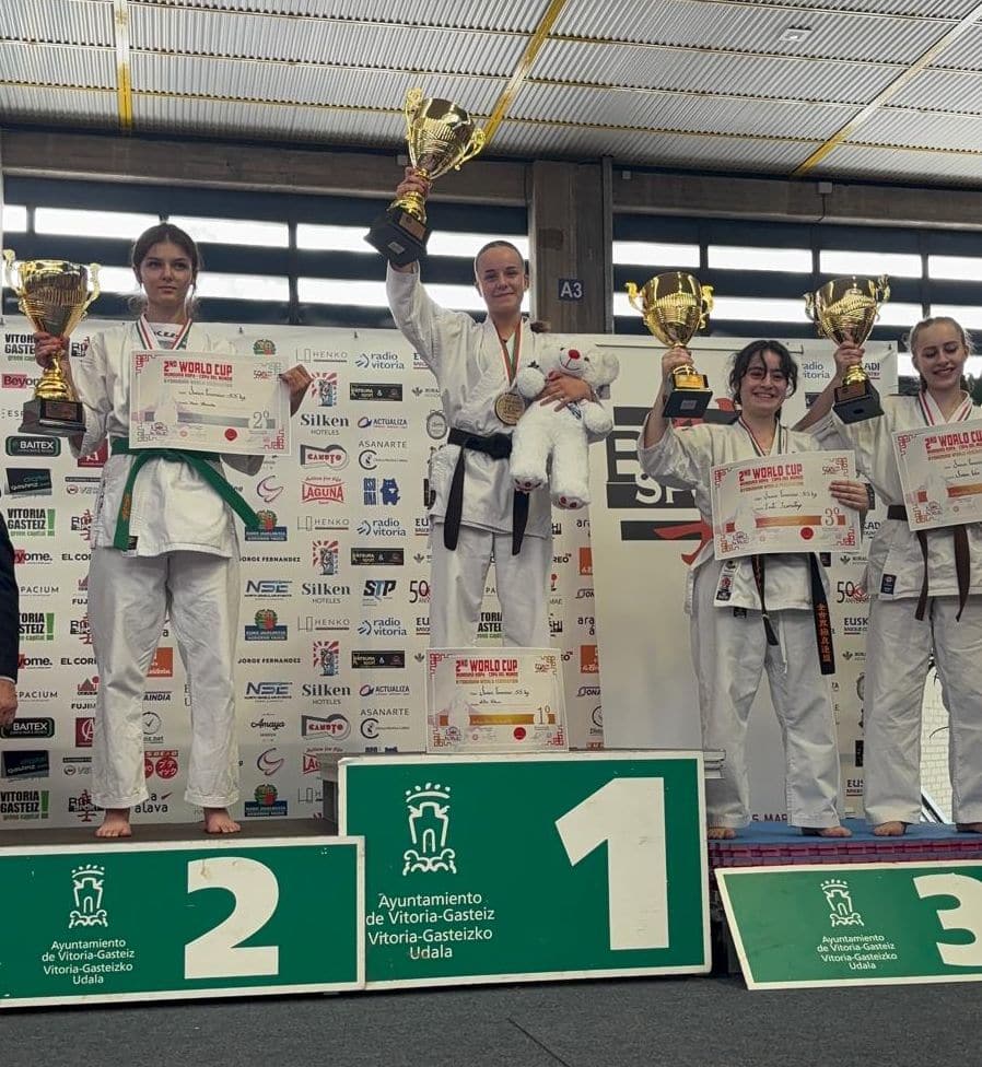 El Kyoku Haro brilla en la Copa del Mundo de Kyokushin con 14 medallas y cinco títulos 9