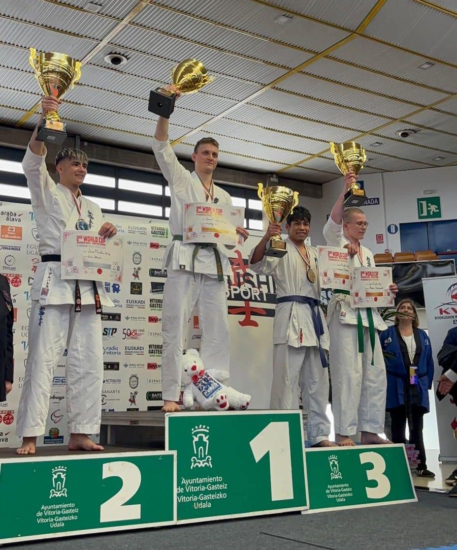 El Kyoku Haro brilla en la Copa del Mundo de Kyokushin con 14 medallas y cinco títulos 10