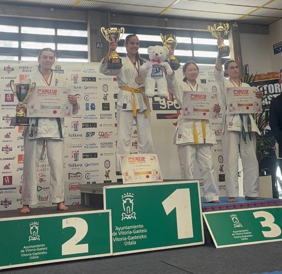 El Kyoku Haro brilla en la Copa del Mundo de Kyokushin con 14 medallas y cinco títulos 8