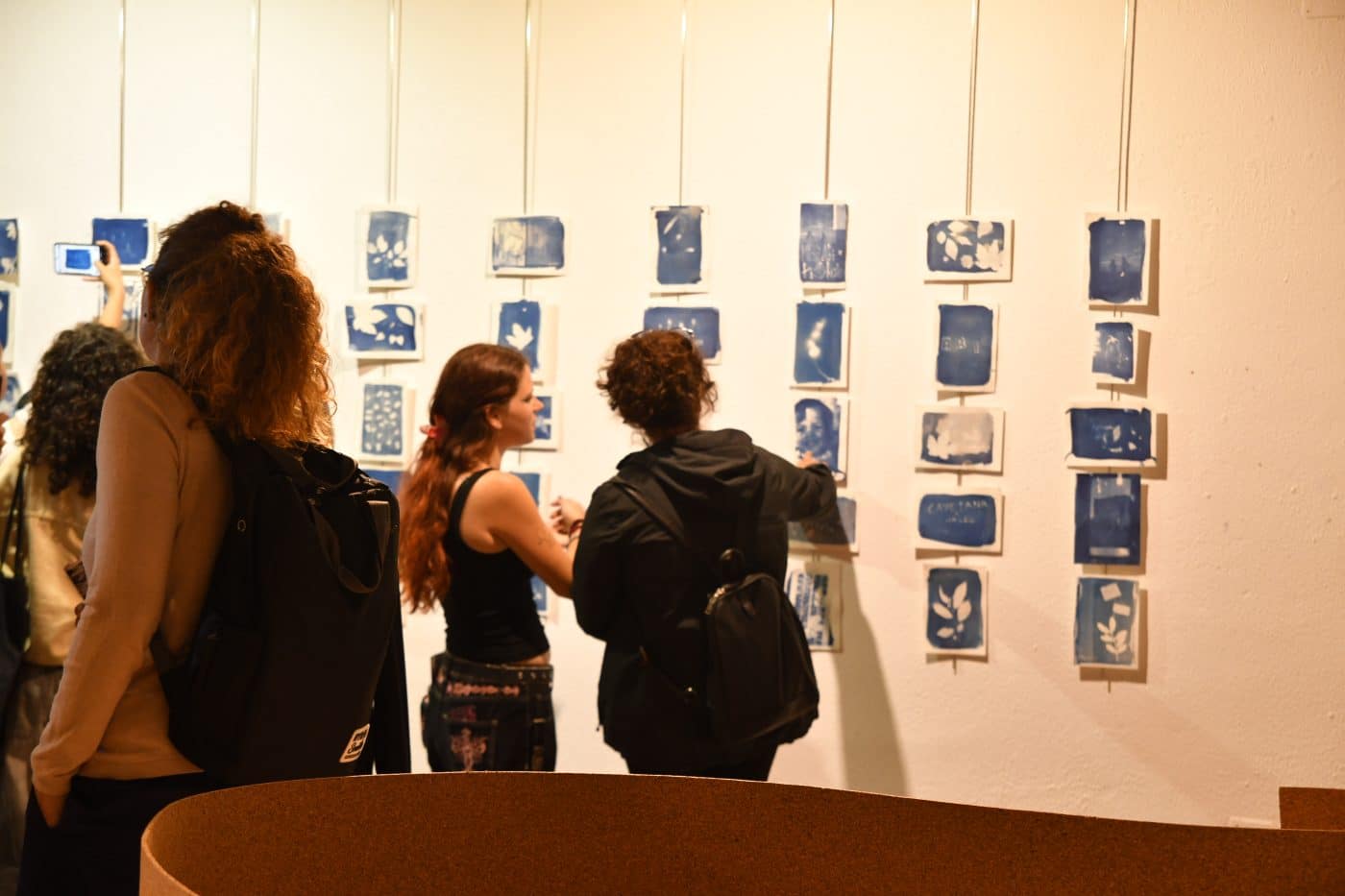 Estudiantes del Cossío convierten el trazado del Ebro en una exposición artística en Haro 6