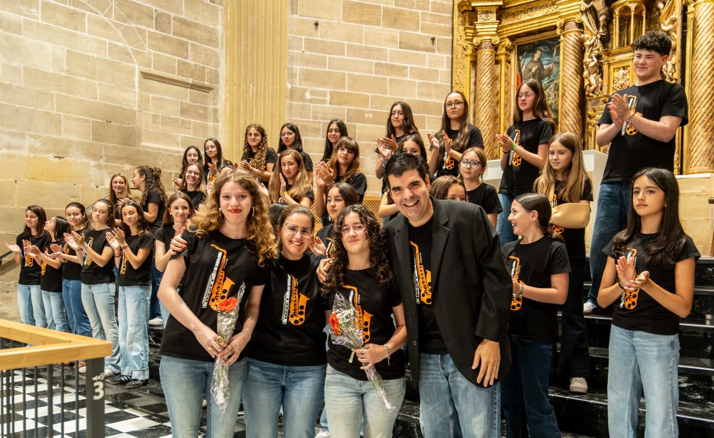 FOTOS: Cientos de personas celebran la llegada del verano con la Fiesta de la Música en Santo Domingo y Logroño 2