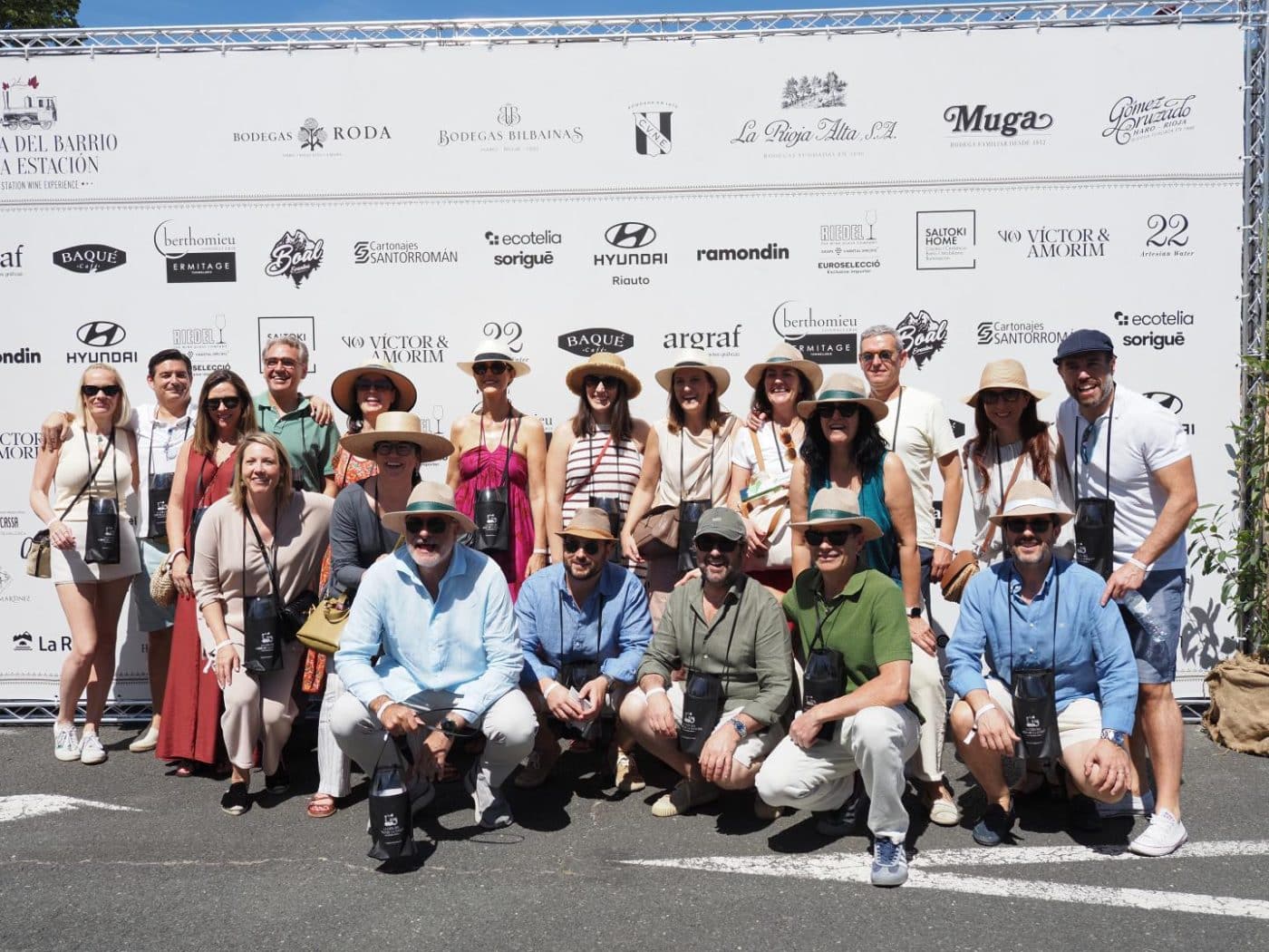FOTOS: El Barrio de la Estación de Haro desafía al calor y celebra una multitudinaria fiesta del vino 74