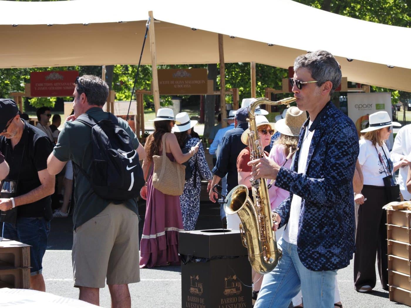 FOTOS: El Barrio de la Estación de Haro desafía al calor y celebra una multitudinaria fiesta del vino 75